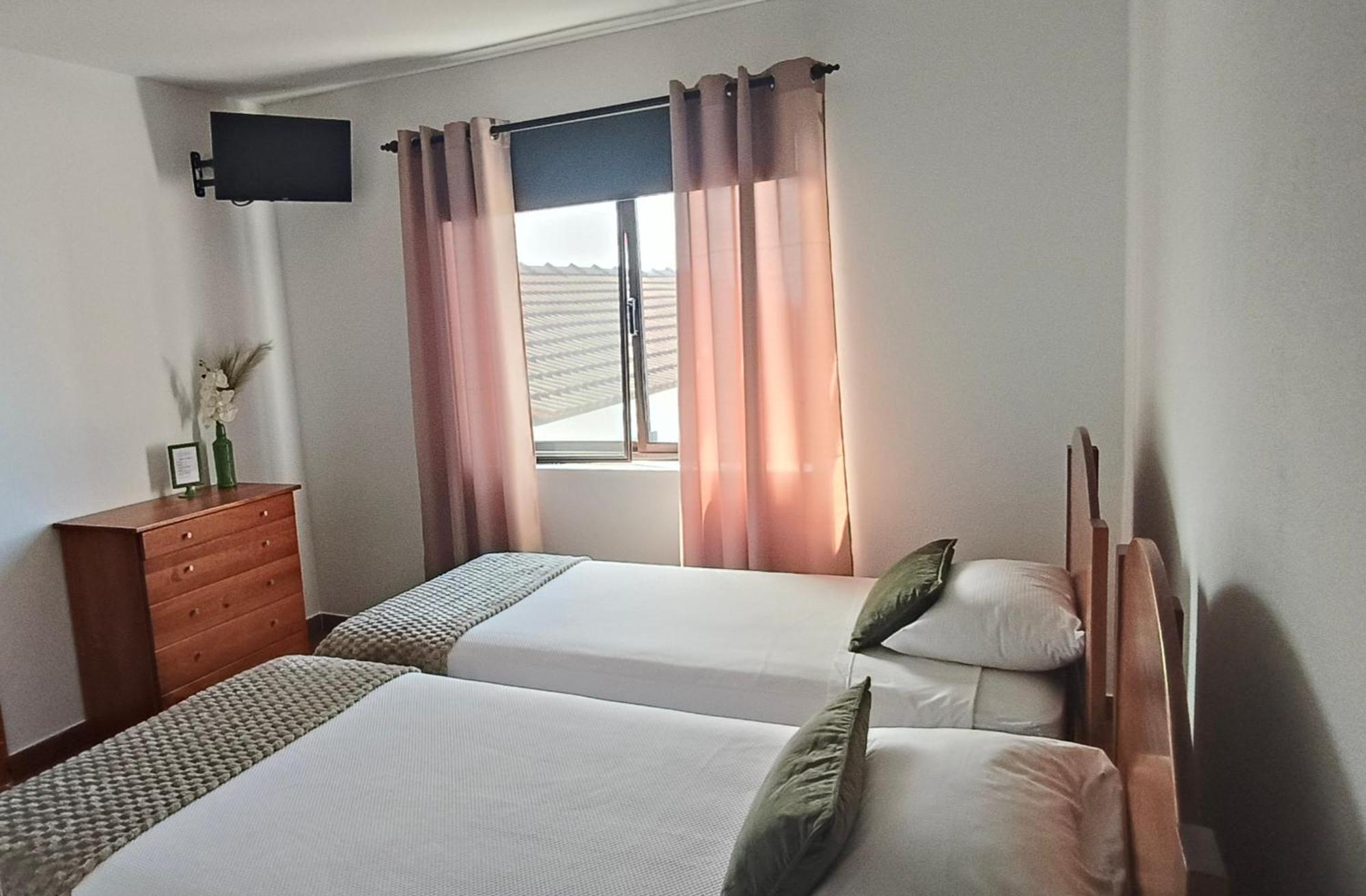 Ocean Front Rooms Орта Экстерьер фото